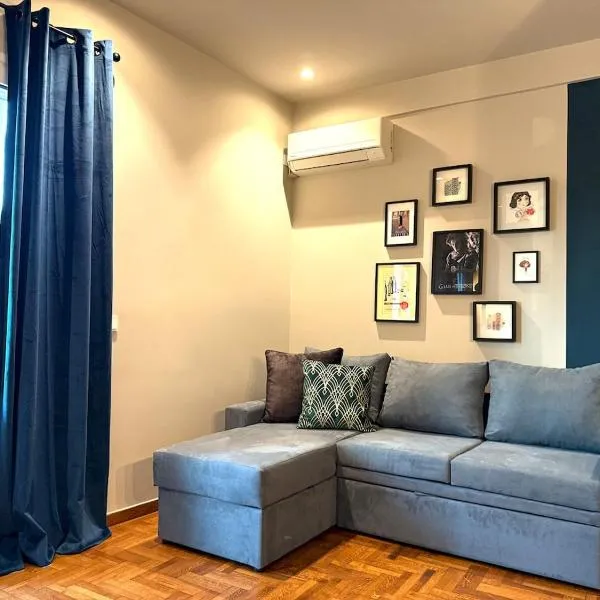 Cosy, Athens core fully renovated apartment, ξενοδοχείο στην Αθήνα