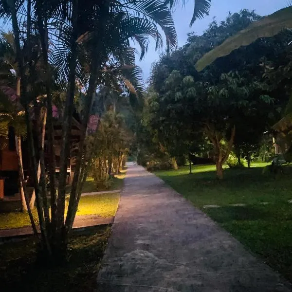 Najjamee Bungalows, hotel en Koh Yao Noi