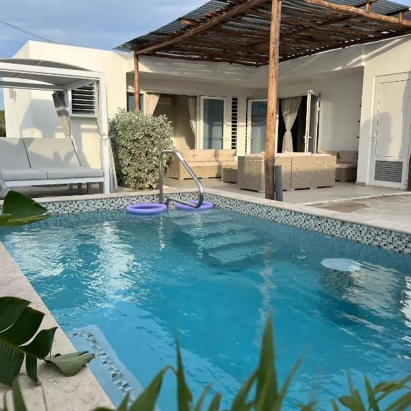Casa Wechi - Central Pool Home for Families, hotel a Willemstad