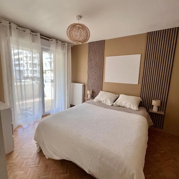 appartement avec terrasse et garage privé, hotel u gradu Šamberi