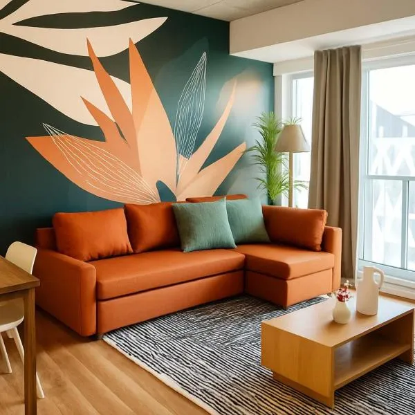 The 708 - For 4 - Free Parking - BBQ, hotel din Québec