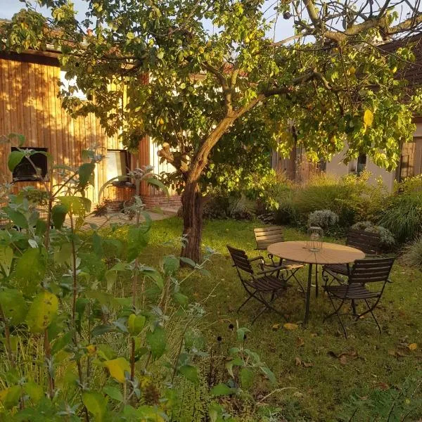 Kochstedter Wohnstuben - Wohnen mit Naturbaustoffen in der Bauhausstadt Dessau, отель в Дессау