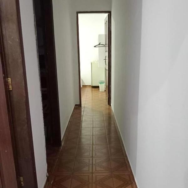 Quarto compartilhado bem localizado e tranquilo - Foto 4