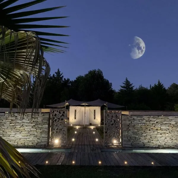 Noccemada "Spirit of Bali" Lodge, Pool & Spa, ξενοδοχείο σε Saint-Julien