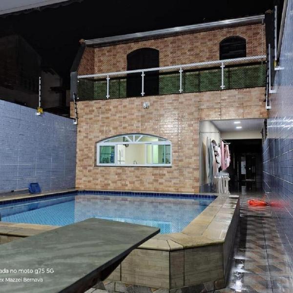 Casa em Itanhaém com piscina
