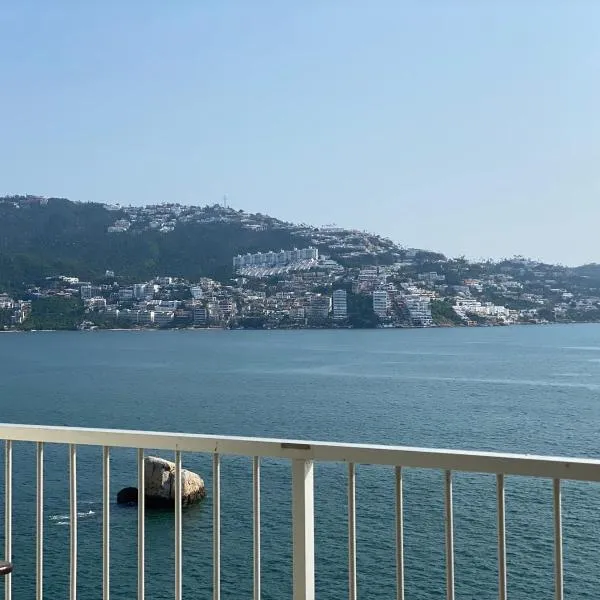 Suite Frontal a Pie de Playa con Terraza Panorámica, hotell Acapulcos