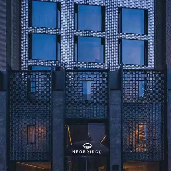 Neobridge Hotel, hotel a Xangai