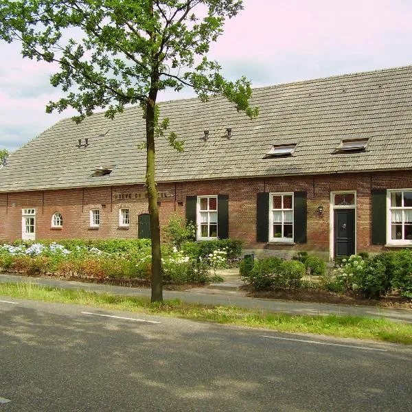 Hoeve de Mertel, hotel in Biezenmortel