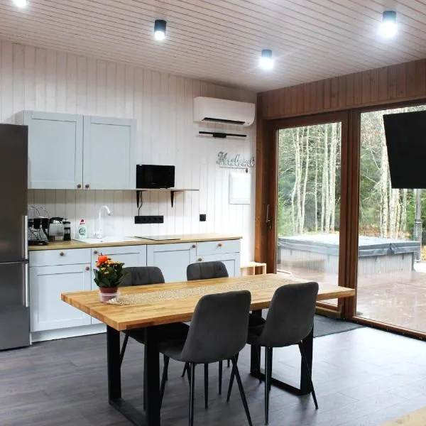 Metsamajake Hubert sauna ja mullivanniga looduse keskel, viešbutis 