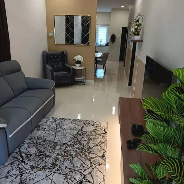RatuSari Homestay PD - Hotel Vibe I Malay Only, hotel in Port Dickson