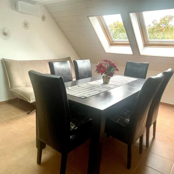 Silent Apartmanház Harkány, hotel em Harkány