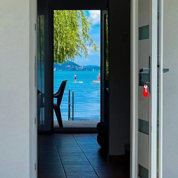 BALATON A KERTBEN - BALATON IN THE GARDEN - Beachfront houses with beautiful view, private beach, hotel in Balatonfenyves