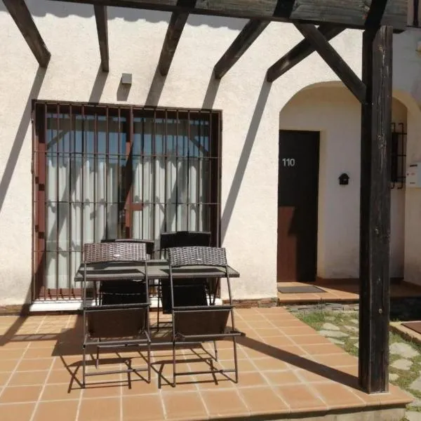 Alojamiento Turístico El Olivo, hotel em El Ronquillo