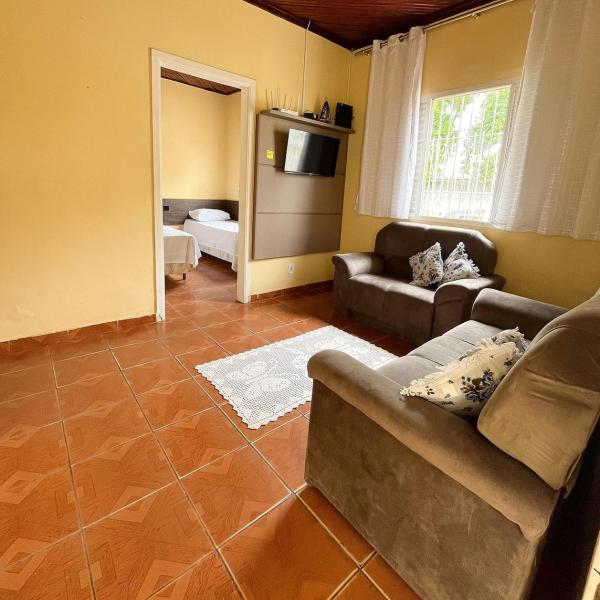 Casa ideal para Famílias e Grupos até 15 pessoas, 15 min a pé até a Basílica de Aparecida, no centro da cidade