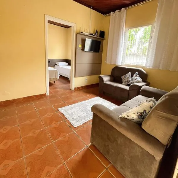 Casa para Famílias e Grupos até 15 pessoas e 1,5 km da Basílica, hotel v mestu Aparecida