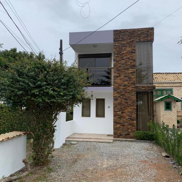Casa a dois minutos da praia da Armação