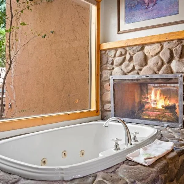 Sedona में, होटल Adobe Village Villa with Private Patio- Wilderness