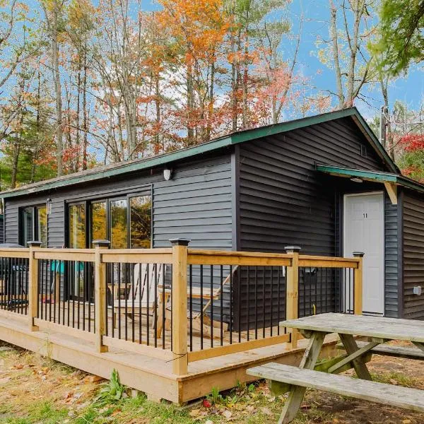 2-Bedroom Cottage #11 - Red Pine, hotelli kohteessa Gravenhurst