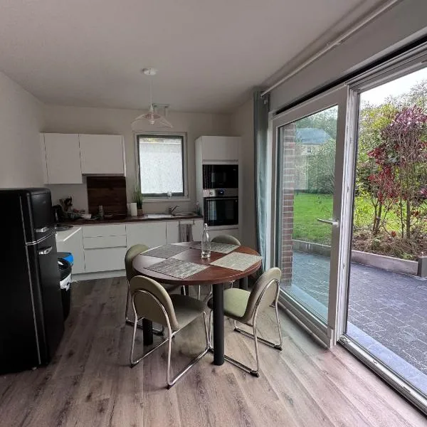 Appartement Wavre Centre 2 Chambres Parking Terrasse 20 min a pied du Belfius Hockey Arena，瓦夫爾的飯店