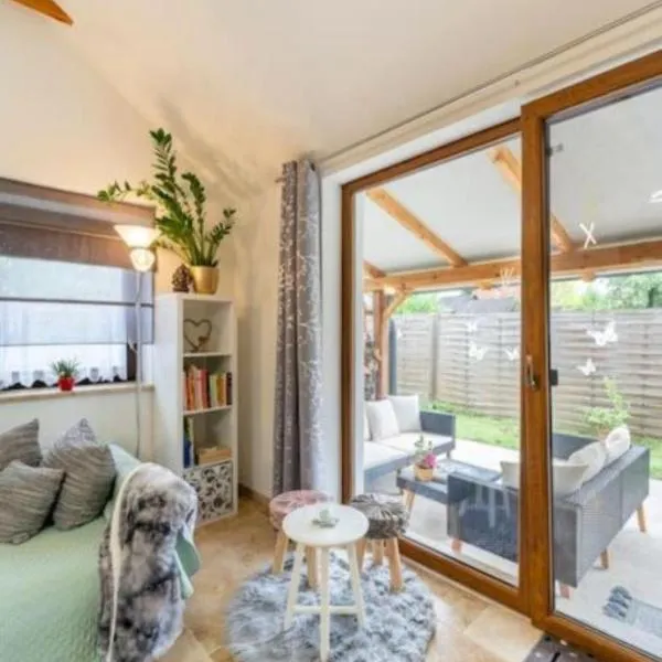 Cozy Holiday Home Leibnitz - Garden & Relaxation, hotelli kohteessa Leibnitz