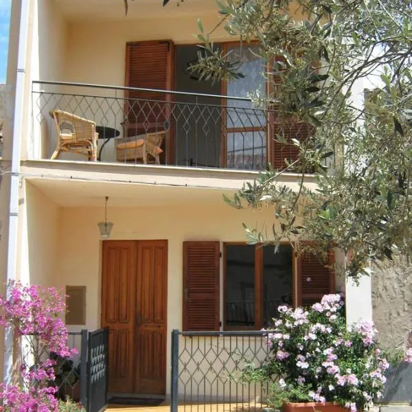 Casa Bea Bosa/Magomadas, hotel in Magomadas