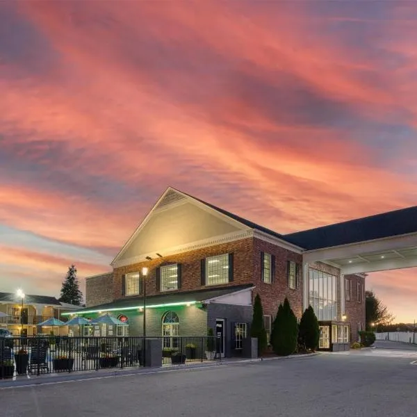 亨德森维尔贝斯特韦斯特酒店，位于亨德森维尔的酒店