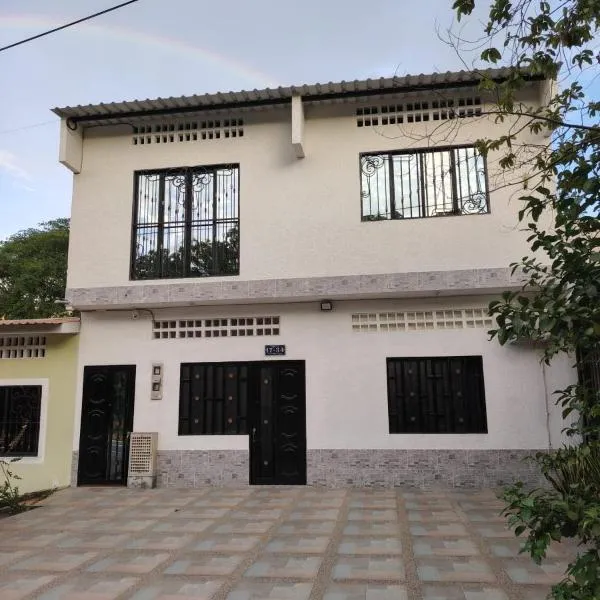 Apartamento con Parqueadero, Aire Ac y Wifi Ideal para grupos, hotel em Honda