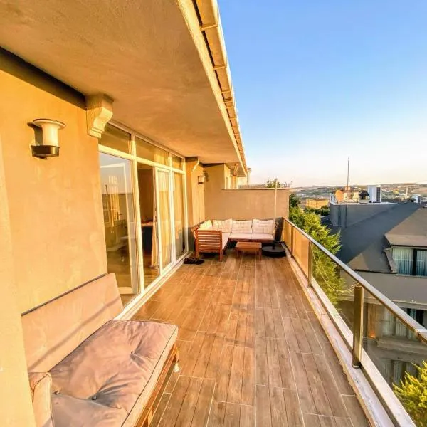 forest villa, 6 minutes from the airport, hotel em Taşoluk