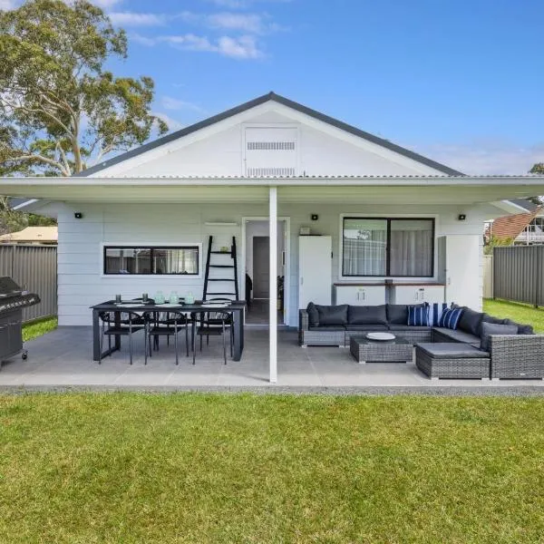 Serendipity Stays Jervis Bay - 5 Mins Walk to Beach, hotel in Sanctuary Point