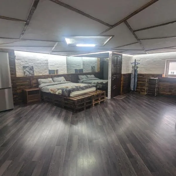 Смарт квартира в стилі лофт в самому центрі міста, hotel i Sumy
