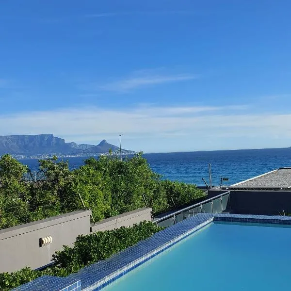 Infinity 607 - Table Mountain and Panoramic Sea Views - Cape Town, hotel v destinaci Bloubergstrand