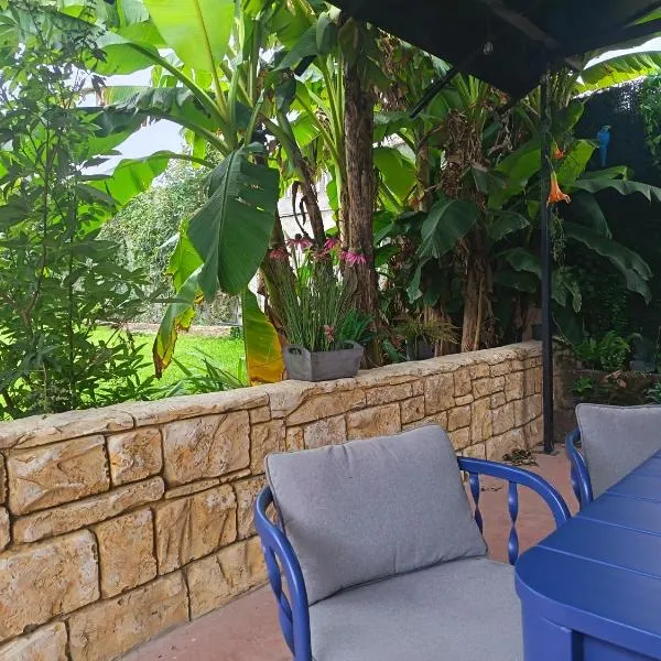 Cozy Cottage - Free Parking, Self Check-in, hotel in Oradea