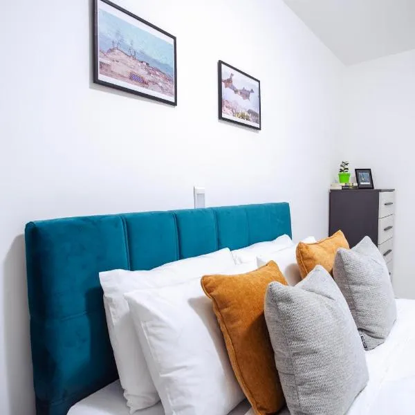 Modern 2 Bedroom Apartment with Balcony - Xemx Residence, hotel v destinaci Gżira