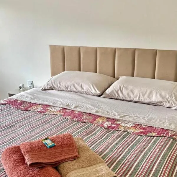 Ape Panoramico no Centro com ar condicionado，位于加罗帕巴的酒店