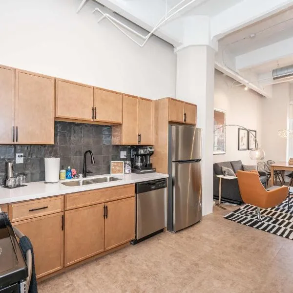 The 333 Suites 202, Downtown Cincinnati, Sleeps 6, hotel u gradu 'Cincinnati'