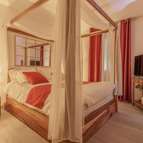 Suite romantique La Maison de Flora SPA intérieur, jardin et lit King size, hotel v mestu Rousson