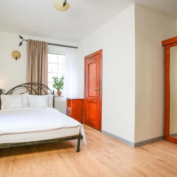 海军上将别墅酒店，位于格丁尼亚的酒店