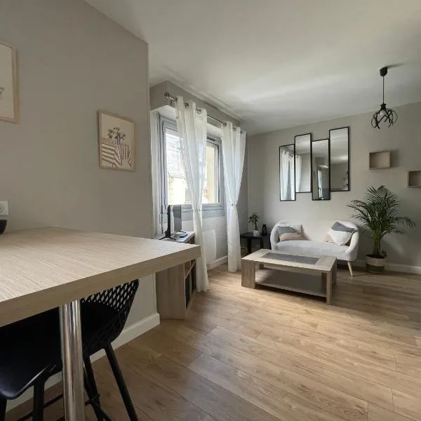 Le P’tit B - Quartier Saint-Michel/Centre Ville, hotel in Saint-Brieuc