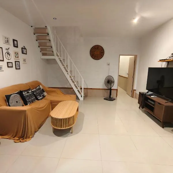 코사멧에 위치한 호텔 Baan Minnie 3 bedroom house 400m from Saikaew beach