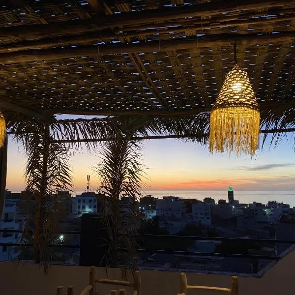 Waves House Tamraght - Surf & Chill Hostel, ξενοδοχείο σε Tamraght Ouzdar