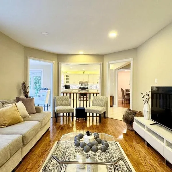 Designer 4BR Retreat, Luxe Living & Family-Friendly Fun, hotel u gradu Misisoga