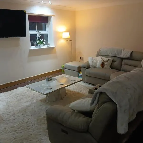 Modern Town Centre 2 Story 2 Bedroom Apartment, מלון בנורת'אלרטון