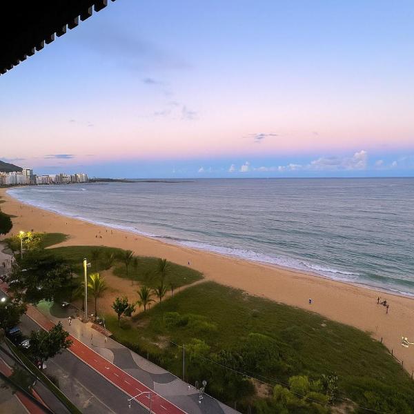 Mar e conforto frente a praia