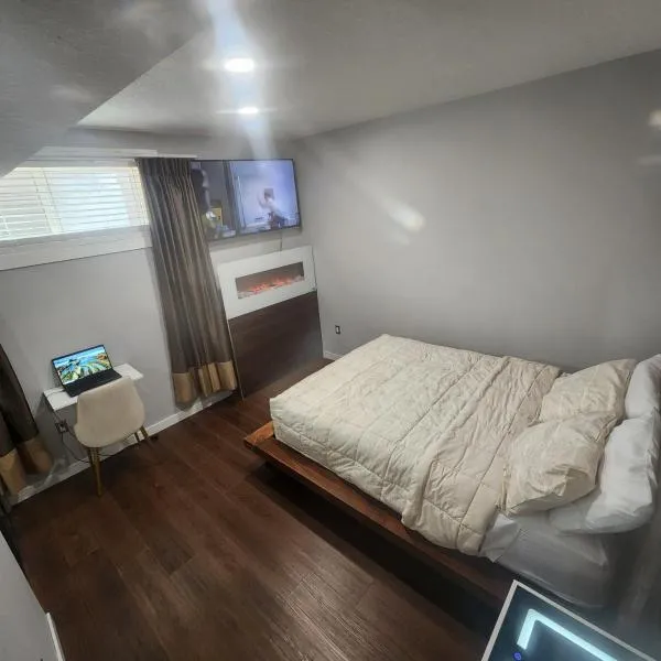 beautiful private house, готель у місті Едмонтон