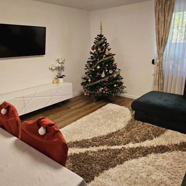 Urban Holiday Retreat, hotel in Craiova