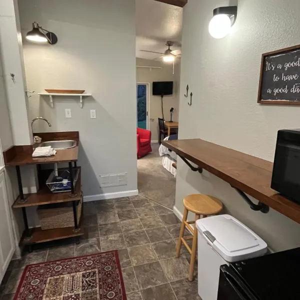 GFU neighborhood and Oregon Wine Country studio, ξενοδοχείο σε Newberg