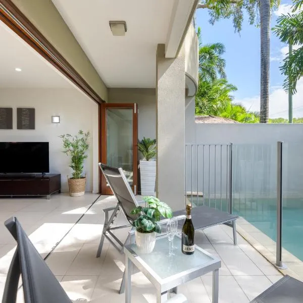 Watermark villa 1 with private pool - Near the beach, hotel em Port Douglas