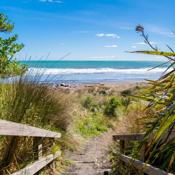 Fabulous In Fitzroy - seconds to Fitzroy Beach, hotel in New Plymouth