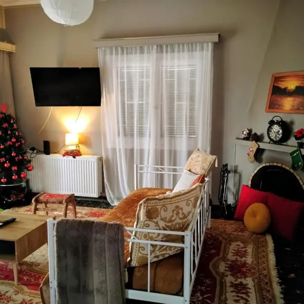 Mia Home, hotel em Artemida