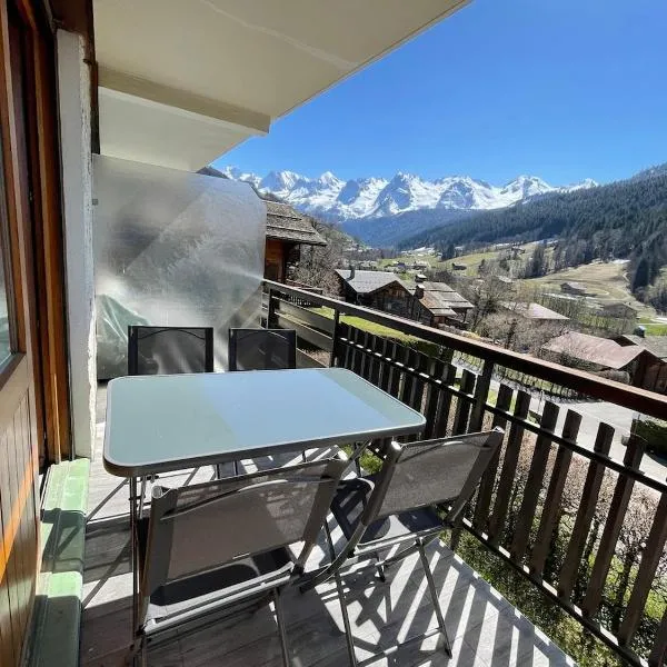 Grand Bornand Village, proche ski et commerces, avec Terrasse, hotel in Le Grand-Bornand